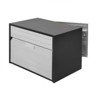 Hinten mit zusätzlicher Türe